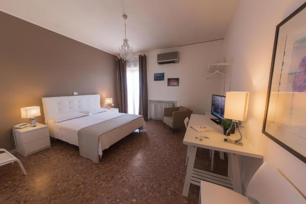 Hotel Riviera Bari Esterno foto