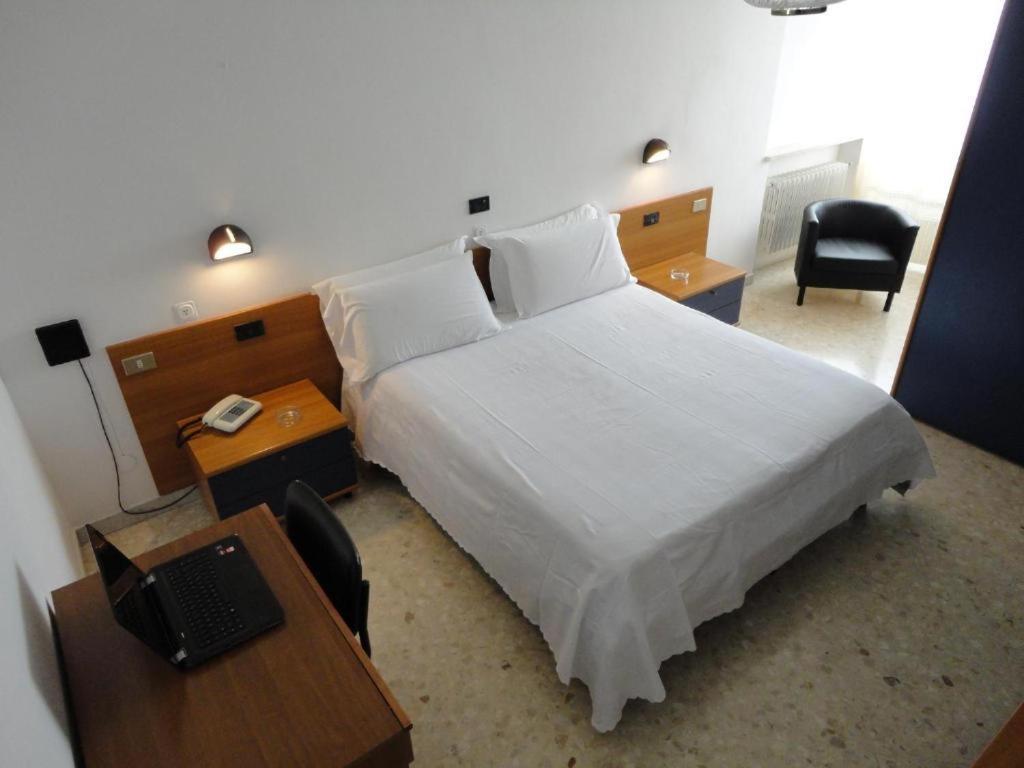 Hotel Riviera Bari Esterno foto